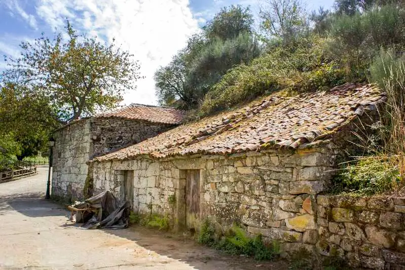 Adegas tradicionais de Arzádegos